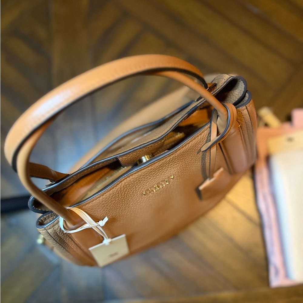 🔥 Fire Sale 🔥
RADLEY LONDON Medium Zip-Top Shoulder Bag w/Tag, Duster & Wallet - Picture 8 of 16